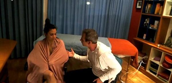  Fase inicial para dar un masaje erótico a una mujer
